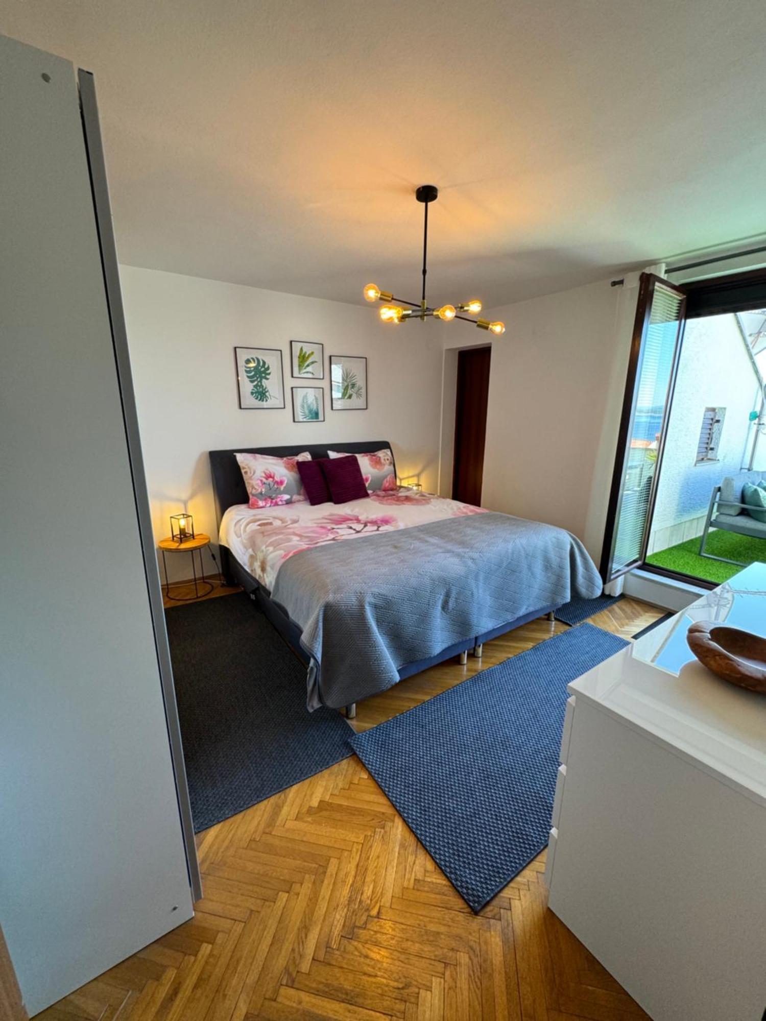 Penthouse Apartment 茨里克韦尼察 外观 照片