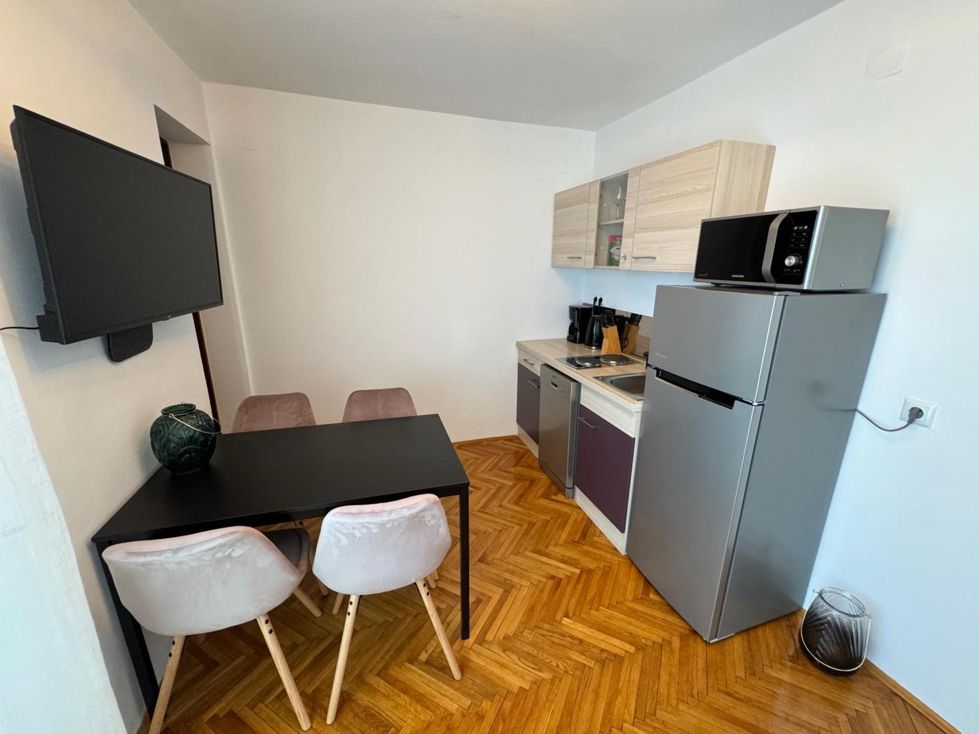 Penthouse Apartment 茨里克韦尼察 外观 照片